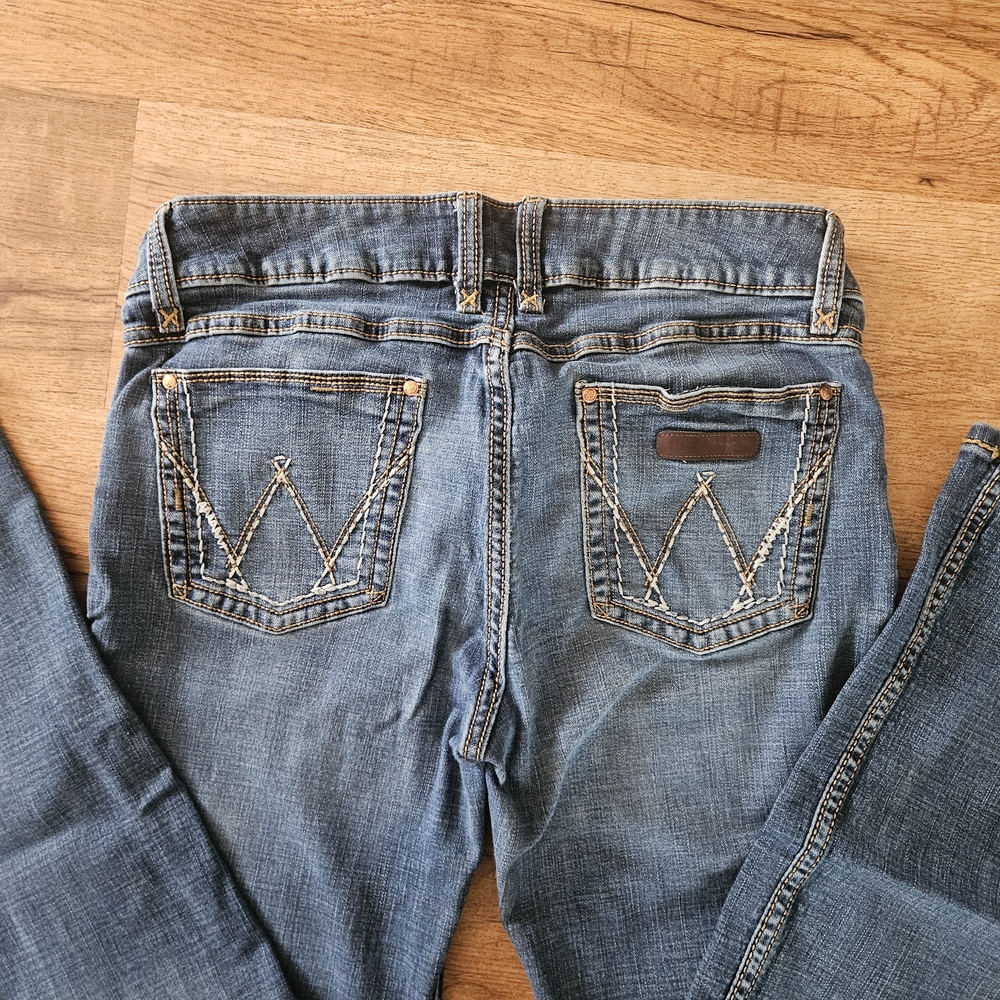 Wrangler Women's Boot Cut Jeans in Classic Blue